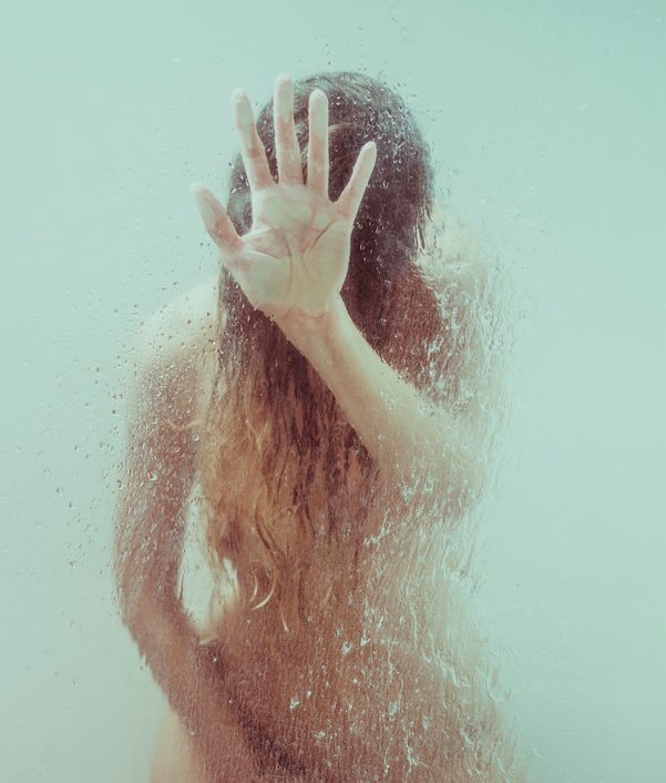 8 Ways to Masturbate (Better) in the Shower